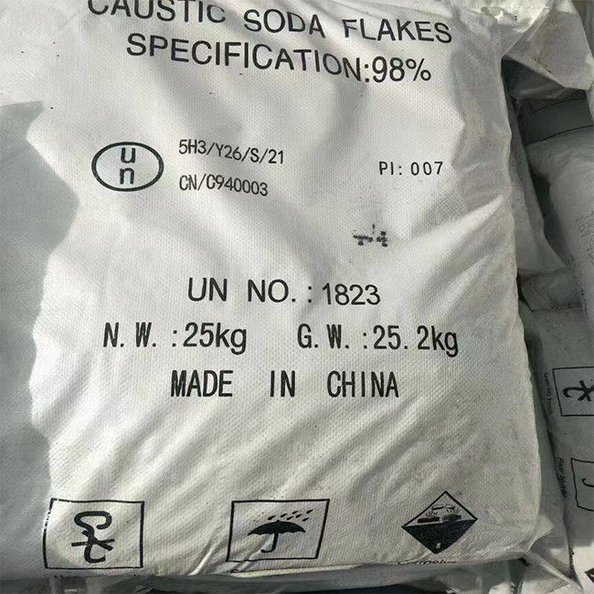 Soluble Alkali 99% Caustic Soda Flakes Sodium Hydroxide In Skincare NaOH CAS 1310-73-2